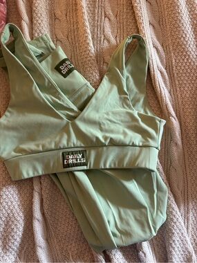 Daily Drills Light Sage Green V-Neck Sports Bra + legging SET!!!
